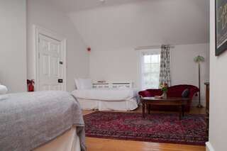 Гостевой дом The Harcourt Suites Дублин Улучшенный трехместный номер-22